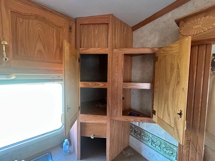 2006-forest-river-cedar-creek-30rkts-camper-image-30