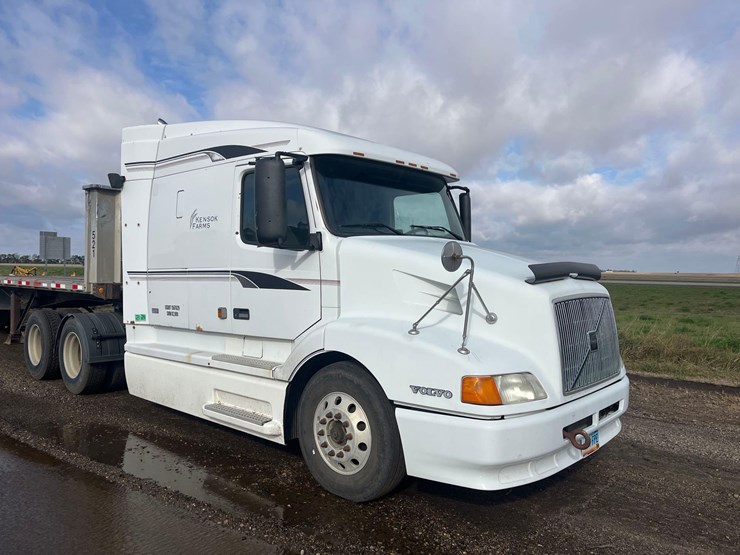 1998-volvo-semi-image-4