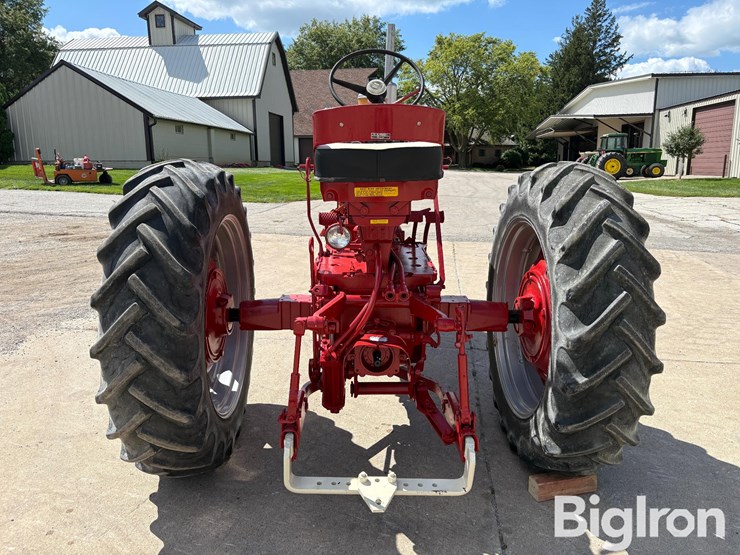 1959-case-ih-560-image-6