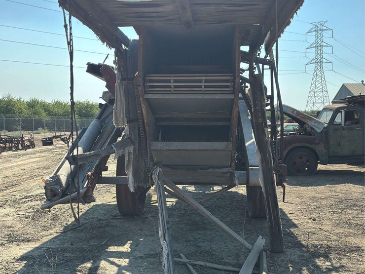 holt-36-combine-harvester-image-4