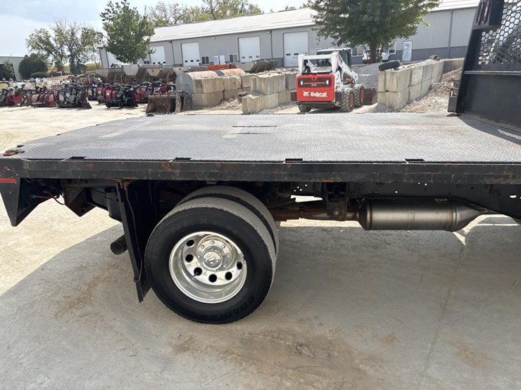 2015-dodge-ram-3500-image-15