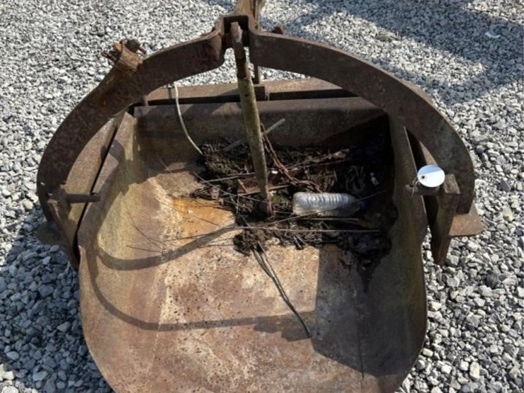 unknown-dirt-scoop-image-1