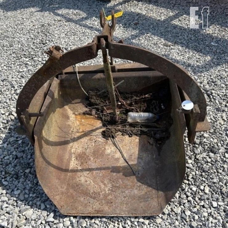 UNKNOWN DIRT SCOOP