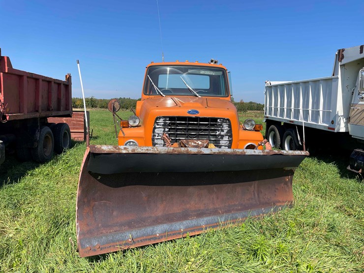 1984-ford-8000-image-10