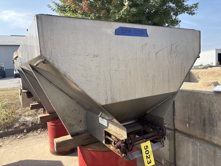 #5023-•-buyers-salt-dogg-truck-sander/salter-image-2