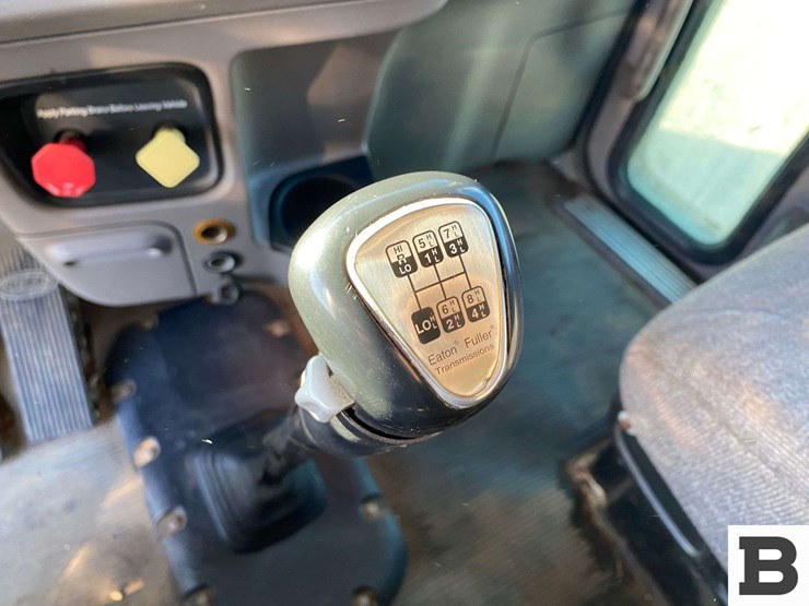 2013-peterbilt-367-image-61