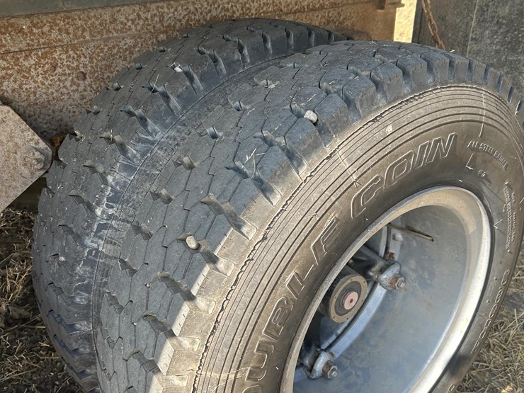 1982-international-s1700-image-12