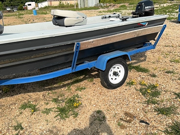 15-foot-fishing-boat-with-mercury-9.9-horse-motor-image-3