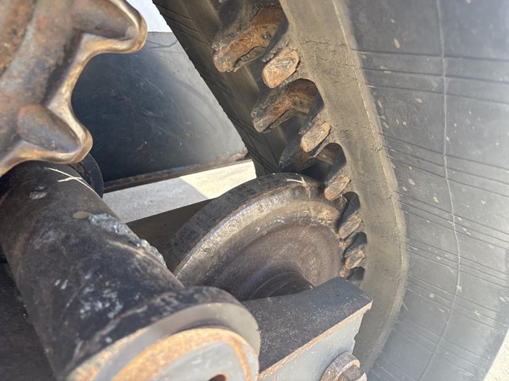 2022-bobcat-t870-image-48