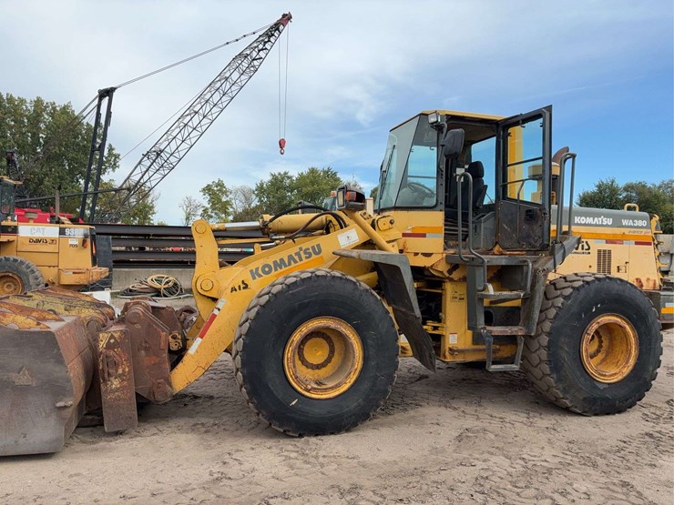 komatsu-wa380-image-1