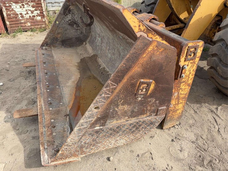 caterpillar-938f-image-2