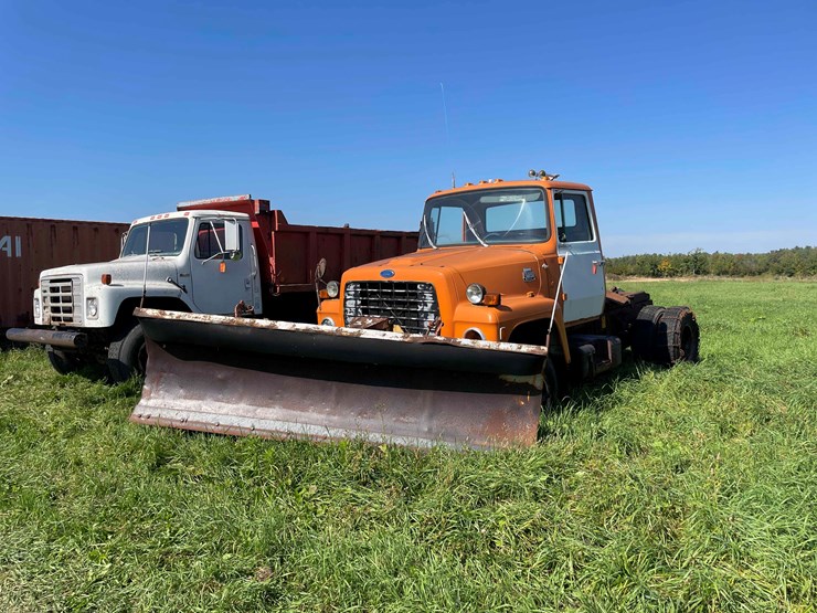 1984-ford-8000-image-1