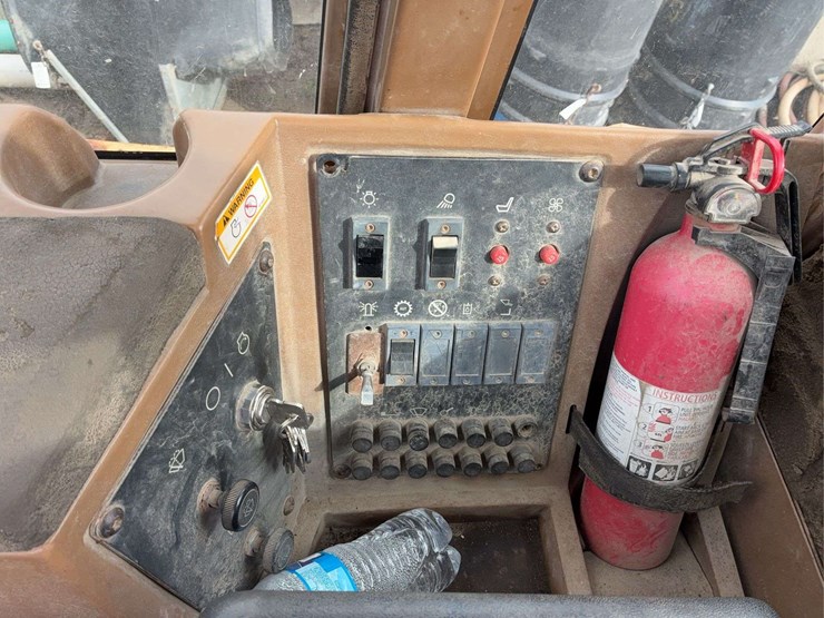 caterpillar-938f-image-37