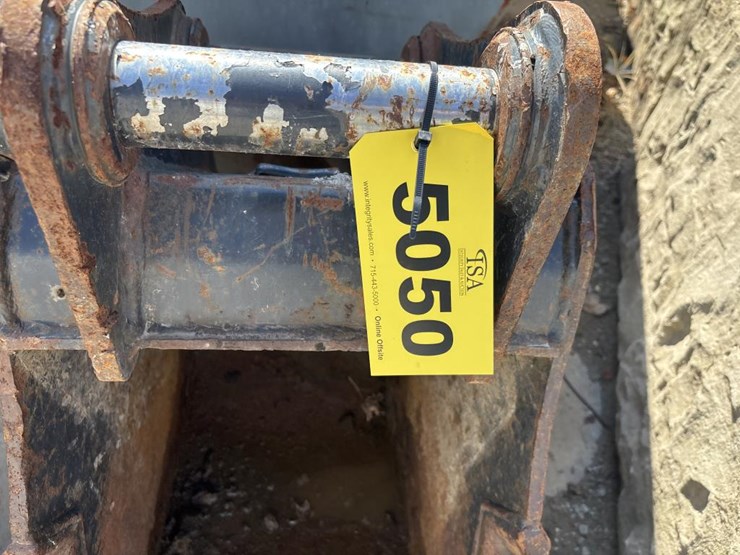 #5050-•-geith-mx6hd-approx-18"-smooth-lip-mini-bucket-image-6