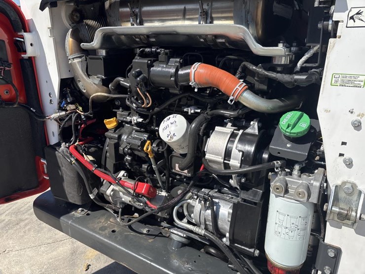 2022-bobcat-t870-image-22