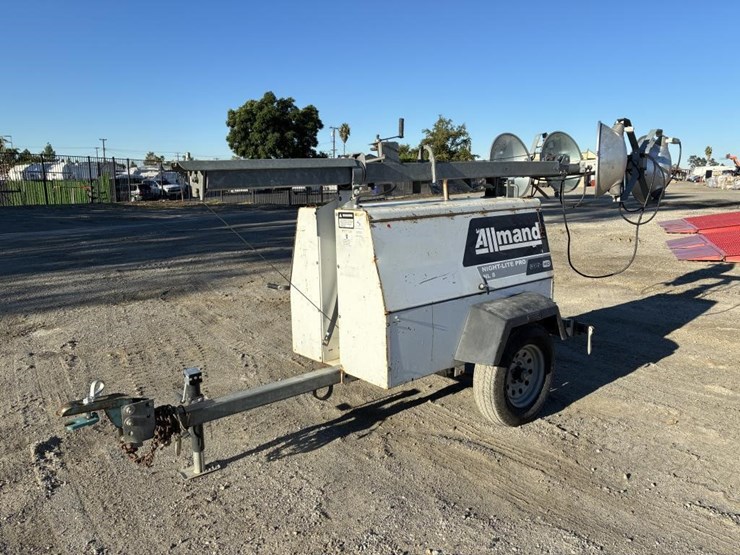 2008-allmand-night-light-pro-nl8-towable-light-tow-image-1