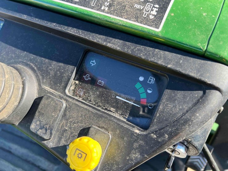 john-deere-2305-image-14