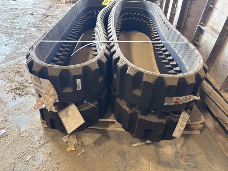 #5089-•-unused-bobcat-t770-tracks-image-3