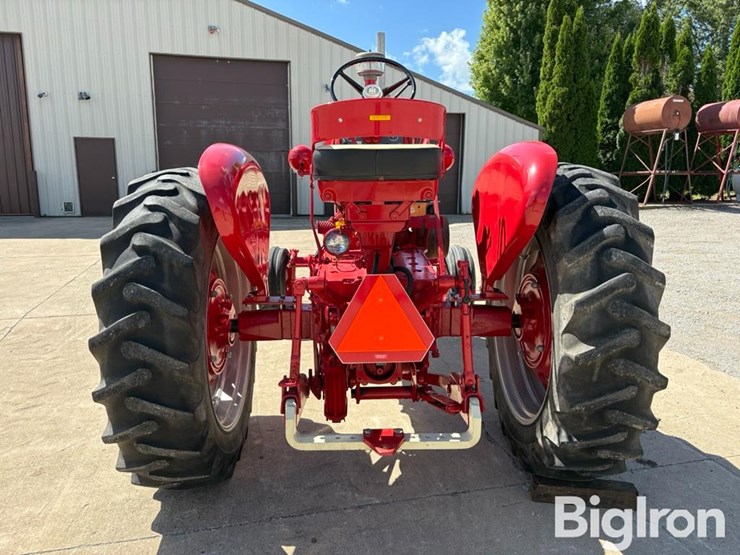 1961-case-ih-560-image-6
