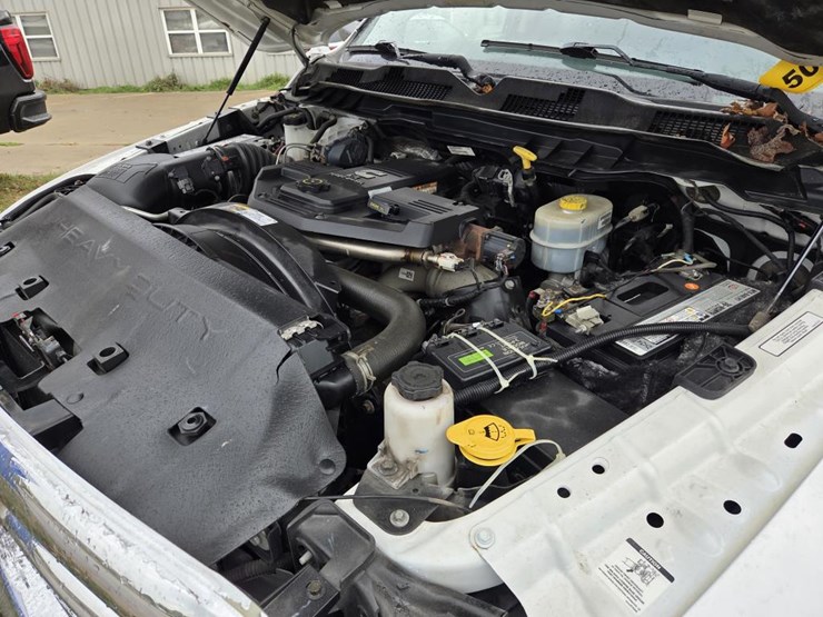 2017-dodge-ram-3500-image-39