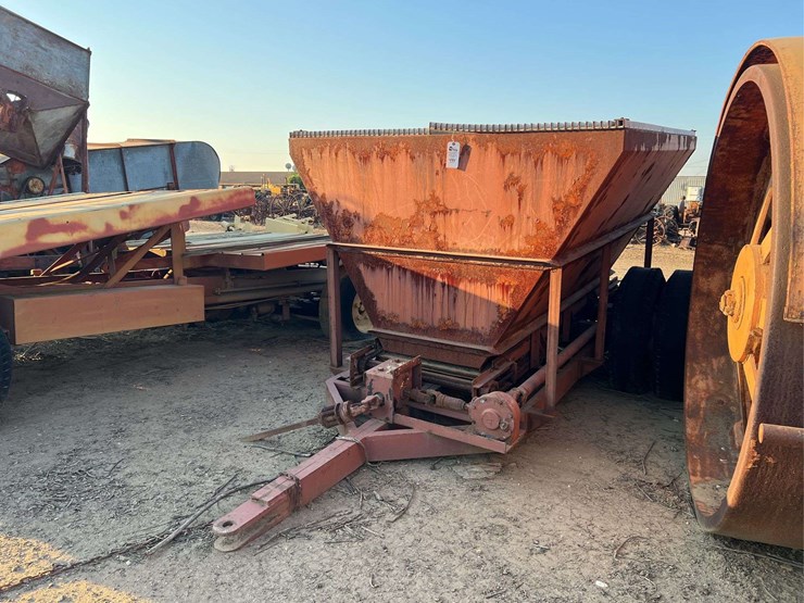 fertilizer-wagon-image-1