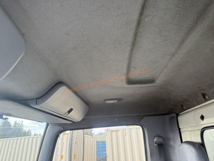 2006-hino-268-image-37