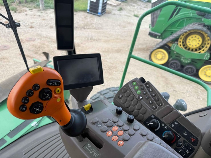 john-deere-w235-image-18