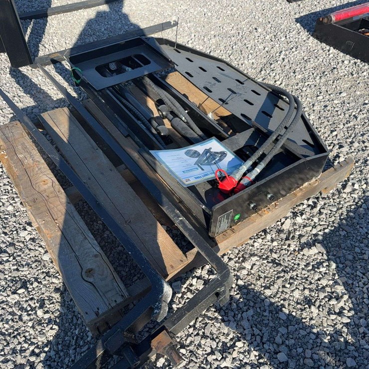 Skid steer side shift fork