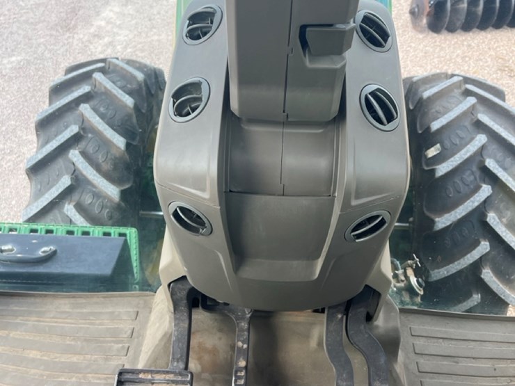 john-deere-8r-310-image-25