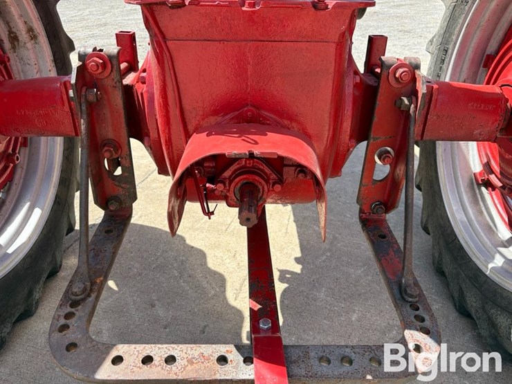 1946-ih-farmall-m-2wd-tractor-image-10