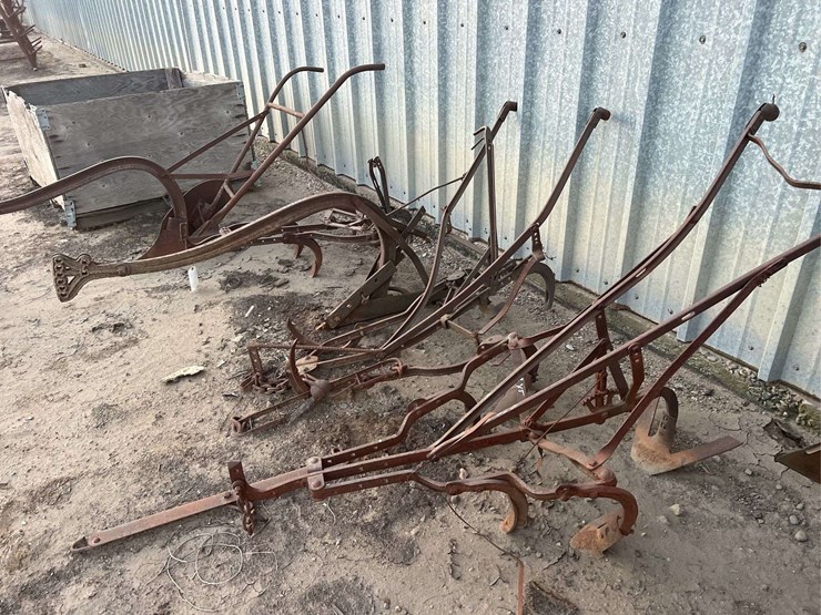 (5)-horse-drawn-implements-image-11