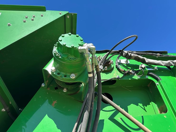 2017-john-deere-cs690-image-40