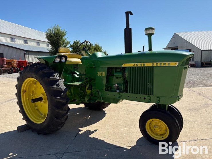1961-john-deere-3010-image-3