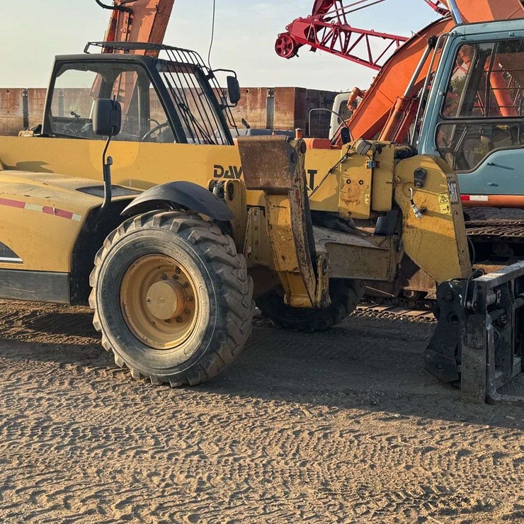 2004 CATERPILLAR TH560B