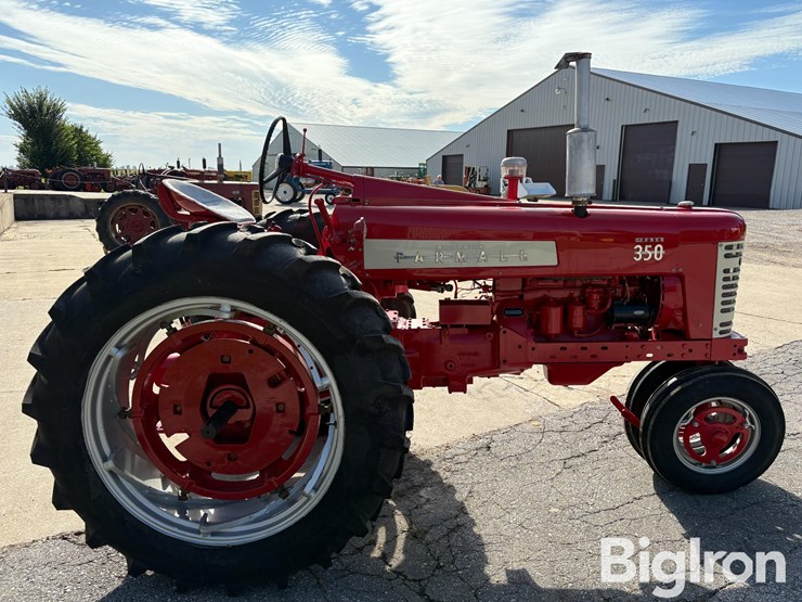 1956-case-ih-350-image-4