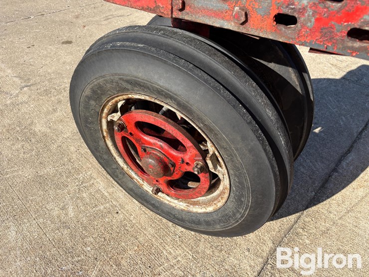 1956-international-300-image-10