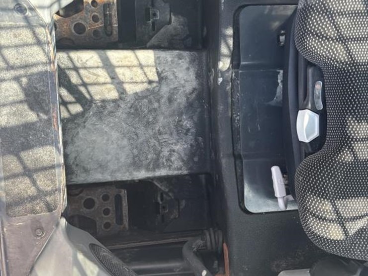 2019-bobcat-s770-image-37