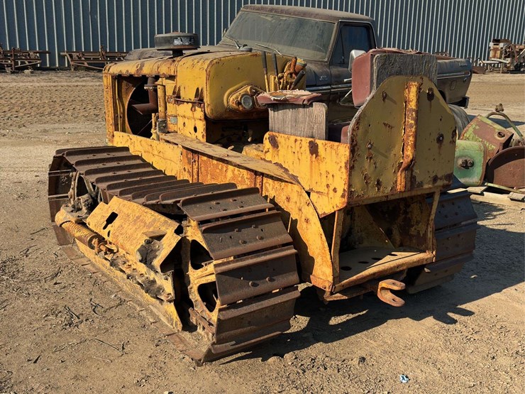 caterpillar-twenty-two-image-3