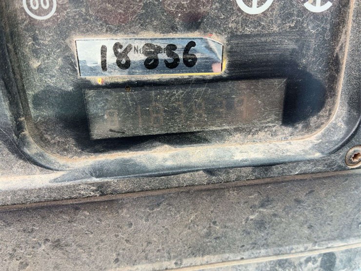 caterpillar-938f-image-39