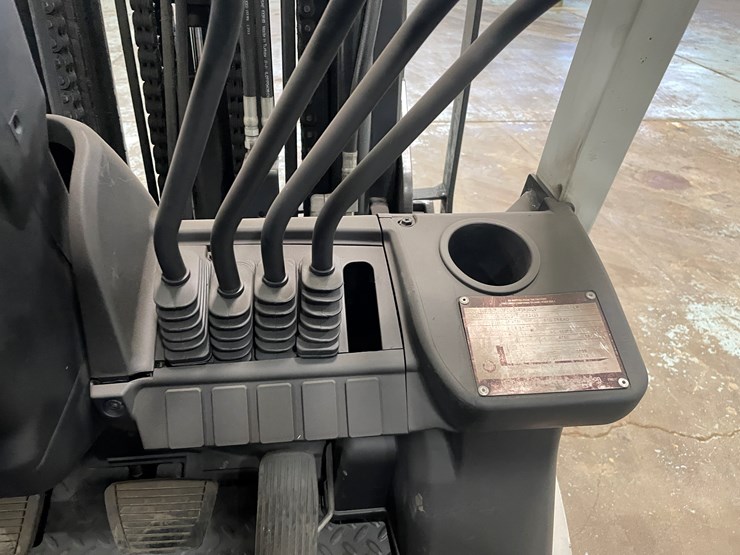 2017-unicarriers-cf60-image-26