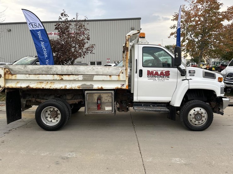 #5081-•-2005-gmc-c4500-4x4-single-axle-dump-truck-image-6
