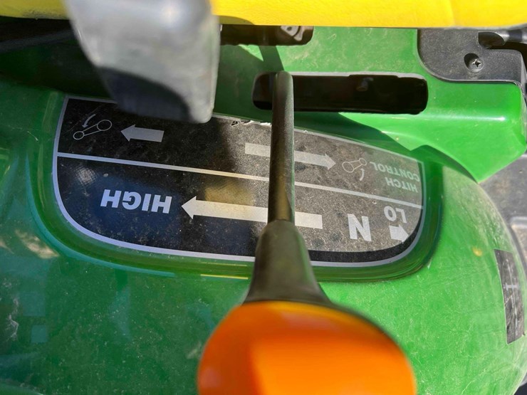 john-deere-2305-image-11