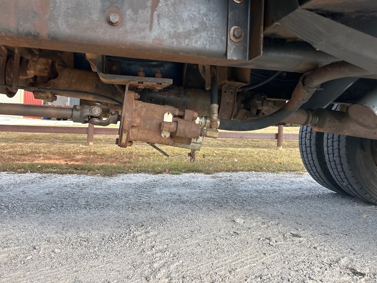 1977-ford-8000-image-24