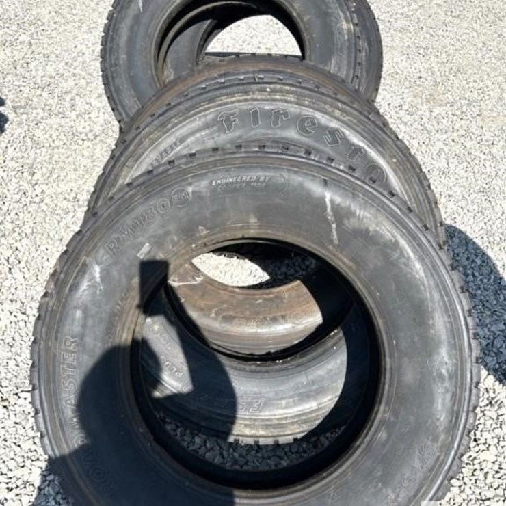 TIRES 285/75R24.5