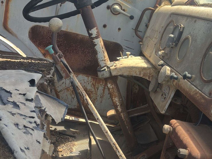 white-3000-truck-image-36