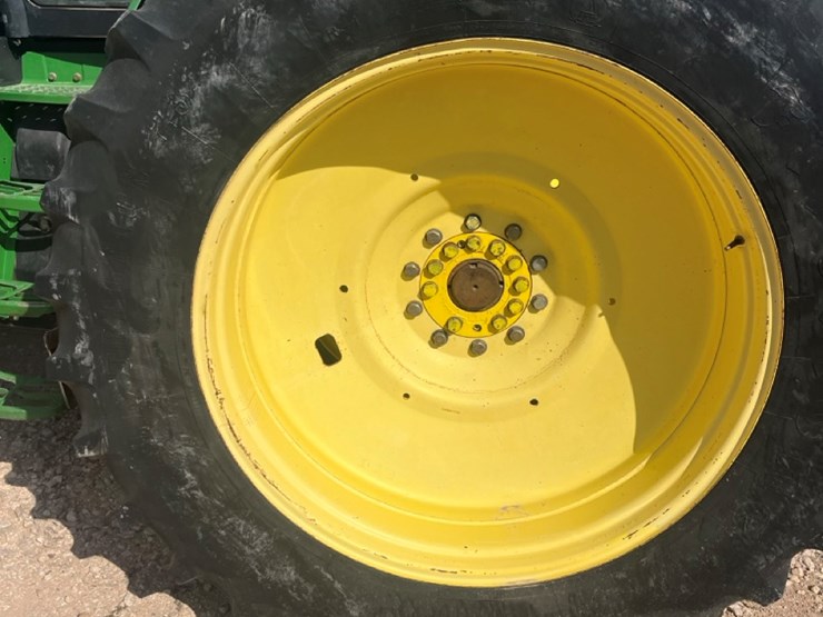 john-deere-8245r-image-21