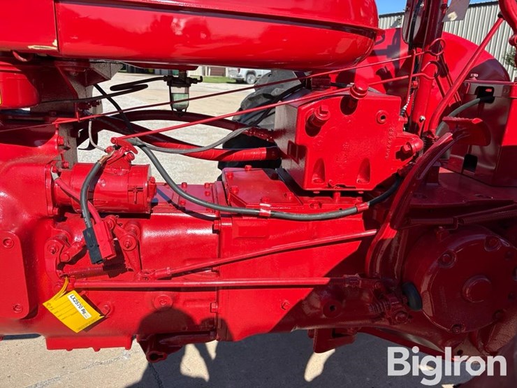 1954-ih-farmall-super-m-ta-2wd-tractor-image-10