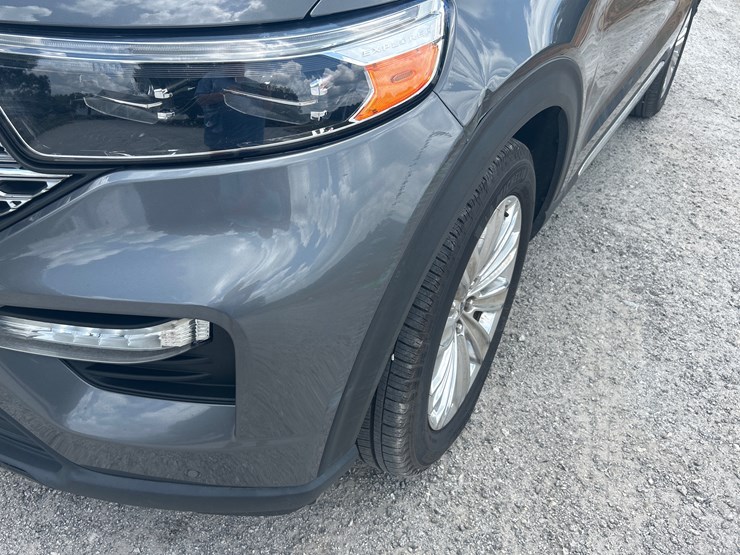 2021-ford-explorer-image-25