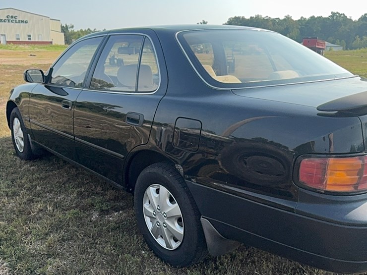 1994-toyota-camry-le-image-6