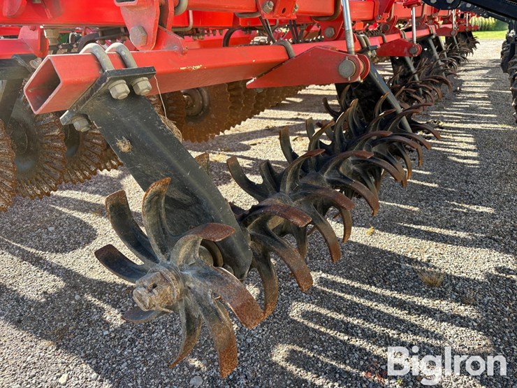 2012-kuhn-krause-excelerator-8000-image-12